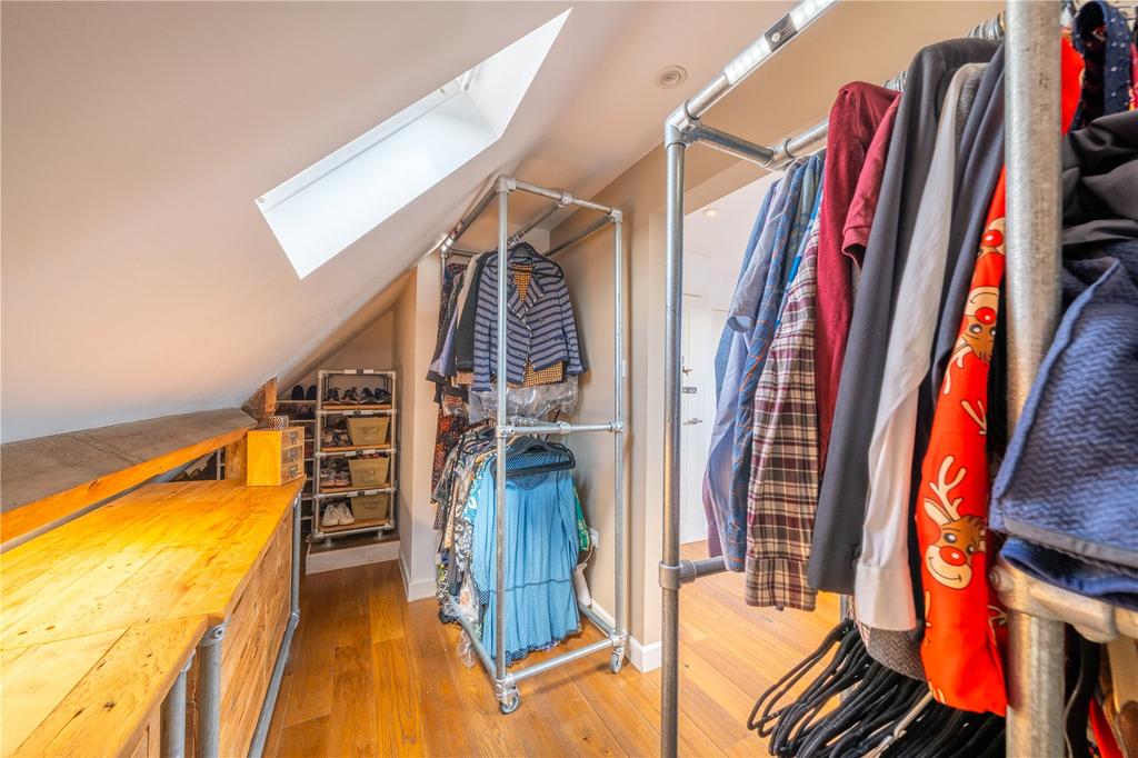 Dressin Area
