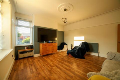 87 Cross Lane, Bradford, BD7 3LB