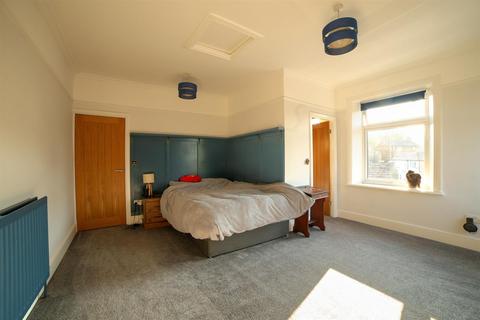 87 Cross Lane, Bradford, BD7 3LB