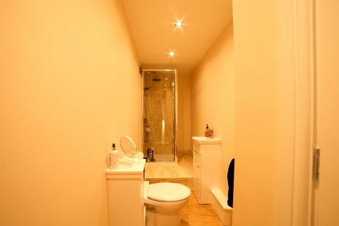 87 Cross Lane, Bradford, BD7 3LB
