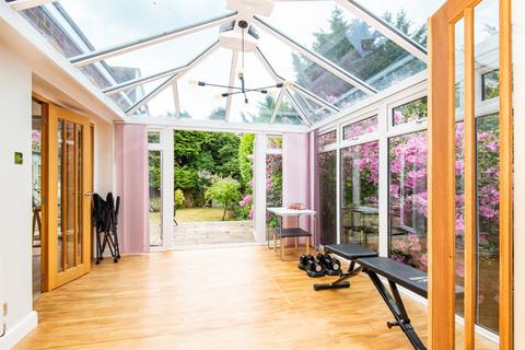 4 bedroom chalet for sale, Edward Close, Hove BN3