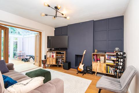 4 bedroom chalet for sale, Edward Close, Hove BN3