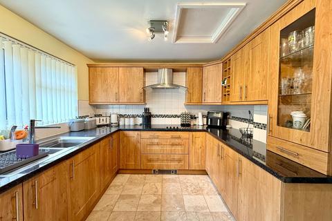 3 bedroom terraced house for sale, Shalford Road, Solihull