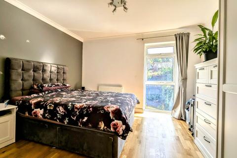 29 Sutherland Close, Whitehill, Bordon, GU35 9RE