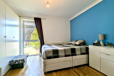 29 Sutherland Close, Whitehill, Bordon, GU35 9RE