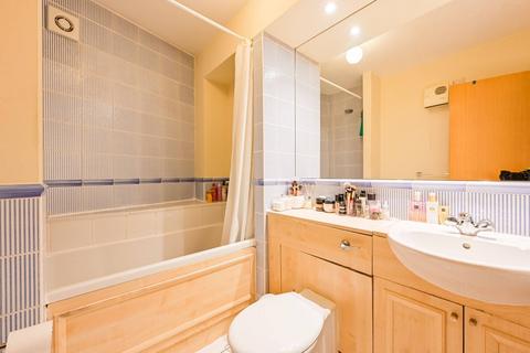 Observatory Mews, E14, Canary Wharf, London, E14