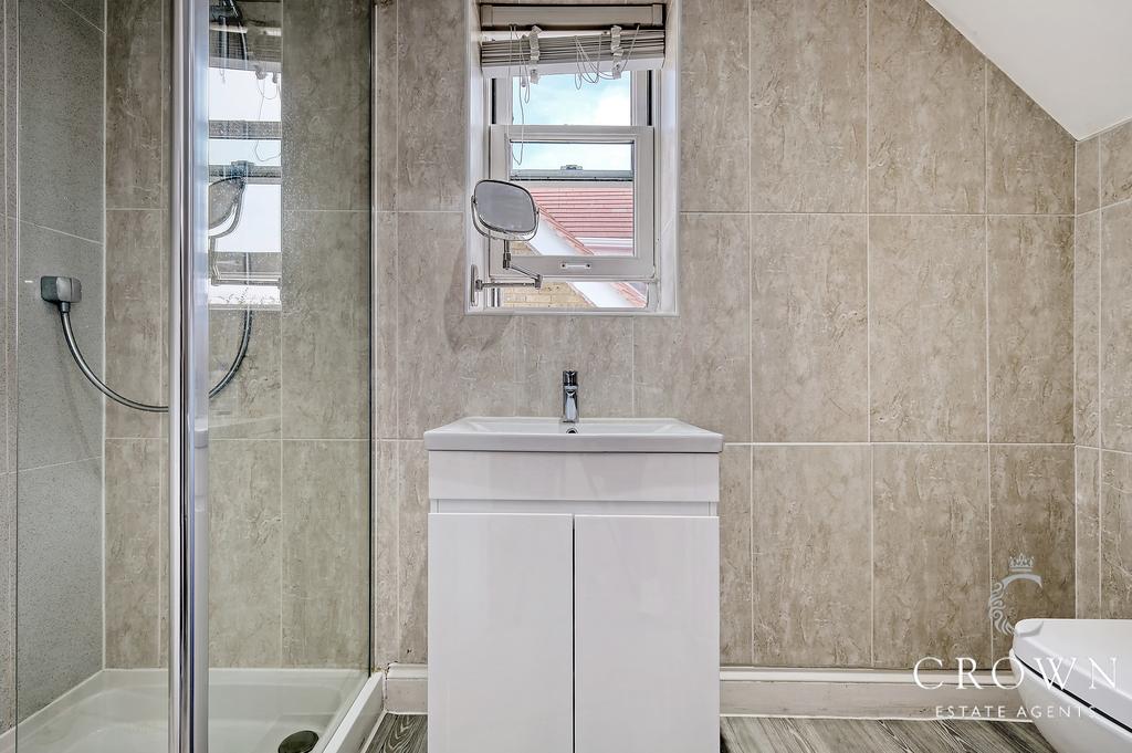 En-suite to Bedroom Two
