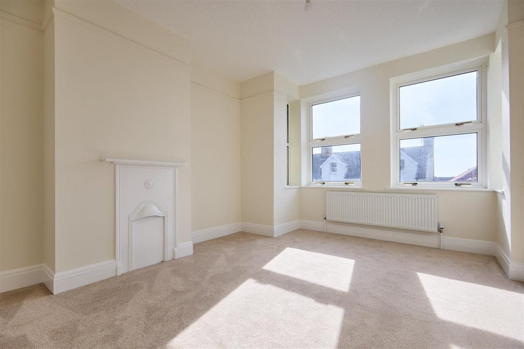 High Bank, Station Road 18.jpg