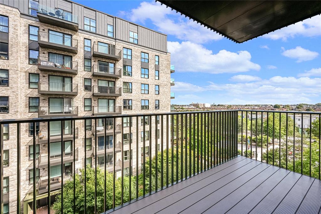 Apartment in Southall - View 4