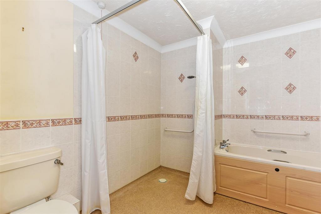 Bath/Shower room