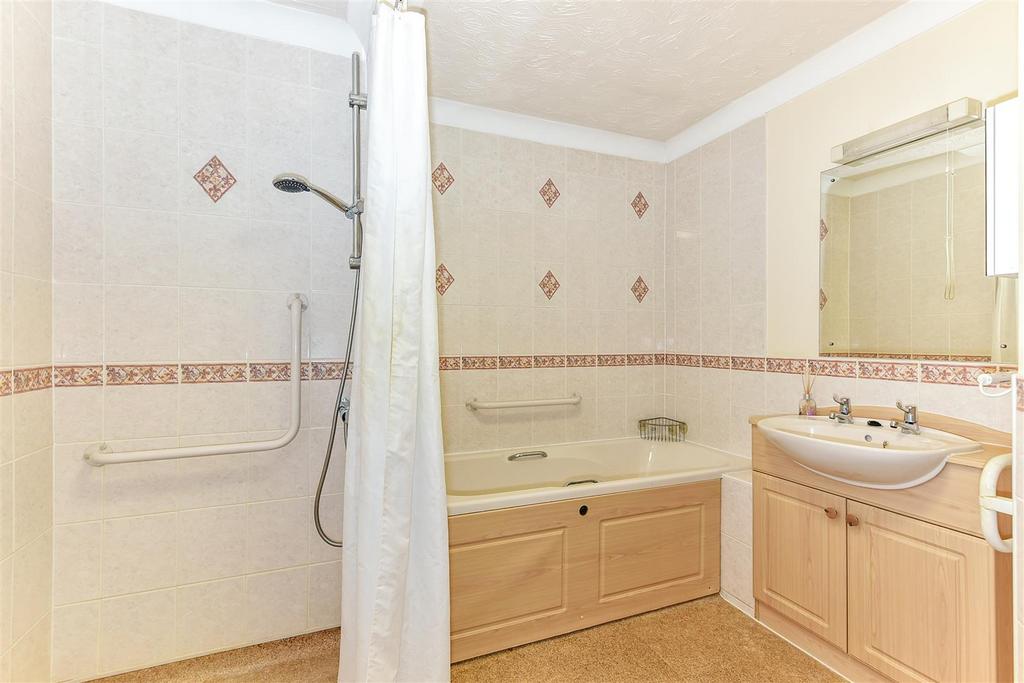 Bath/Shower room