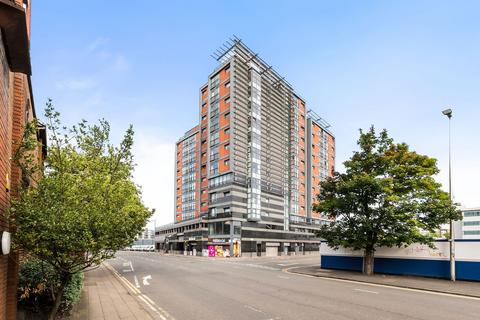 Flat 8/3, 72  Lancefield Quay, Glasgow