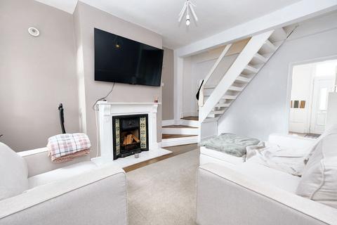 Woodfield Grove, Eccles, M30