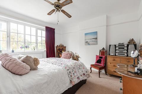 3 bedroom semi-detached house for sale, Great West Road, Isleworth TW7