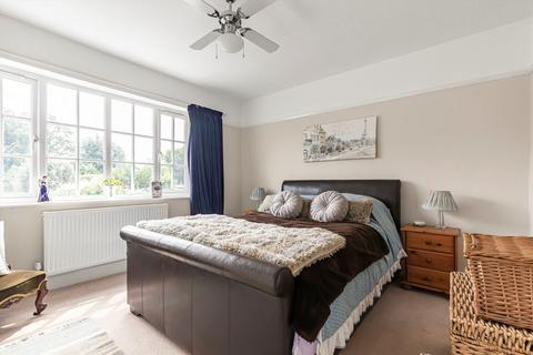 3 bedroom semi-detached house for sale, Great West Road, Isleworth TW7