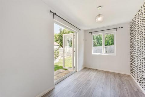 36 Blinker Way, Andover, SP11 6TE