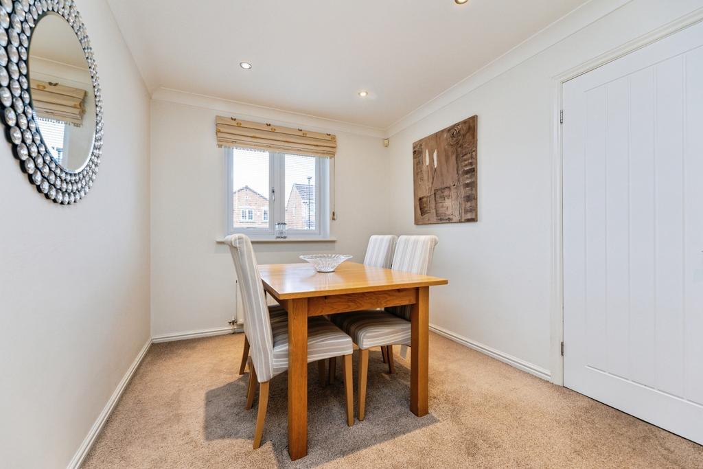 Pbox-dining room-321687.jpg