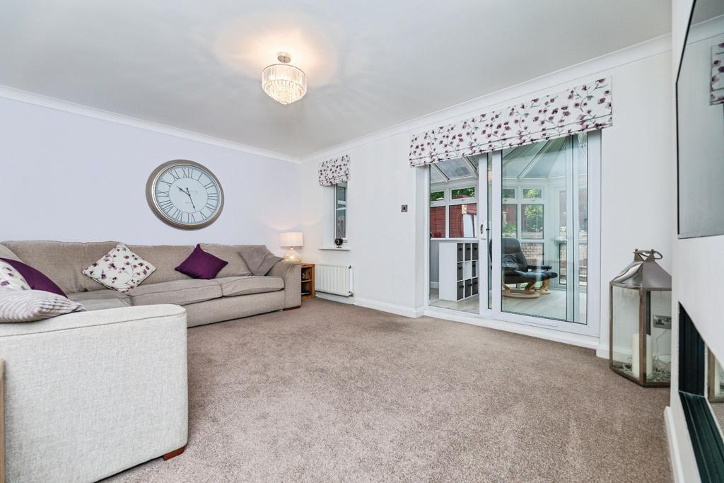 Pbox-living room-321687.jpg