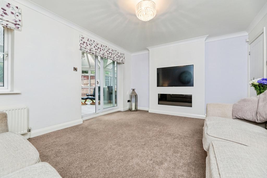 Pbox-living room-321687.jpg