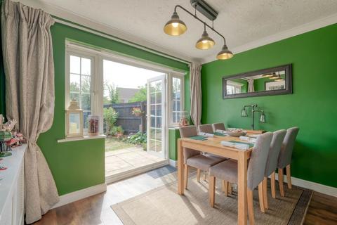 80 Hoveton Close, Redditch, B98 7HW