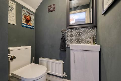 80 Hoveton Close, Redditch, B98 7HW