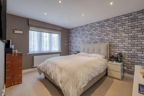 80 Hoveton Close, Redditch, B98 7HW