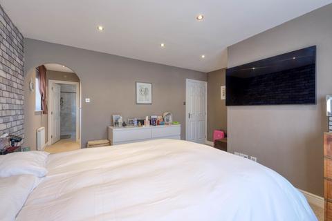 80 Hoveton Close, Redditch, B98 7HW