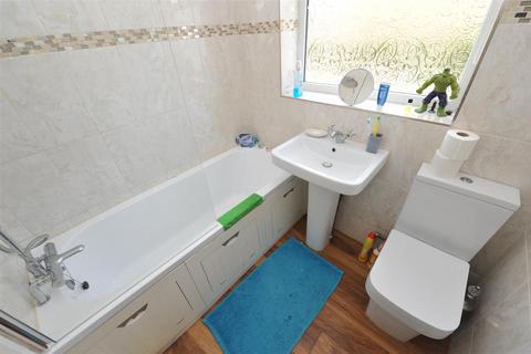 24 Simpson Grove, Bradford, BD10 9SD