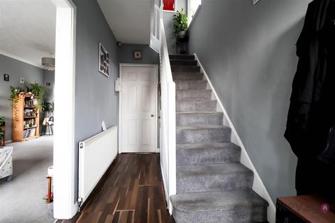 3 bedroom semi-detached house for sale, Fort Hill Road, Wincobank, Sheffield, S9