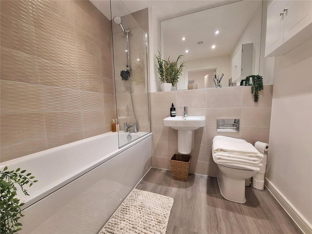 Main Bathroom