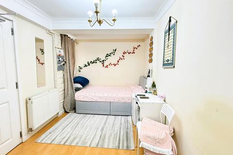undefined, Birkbeck Road, Romford, RM7 0QR