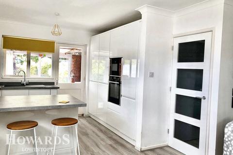 67 Beeching Drive, Lowestoft, NR32 4TB
