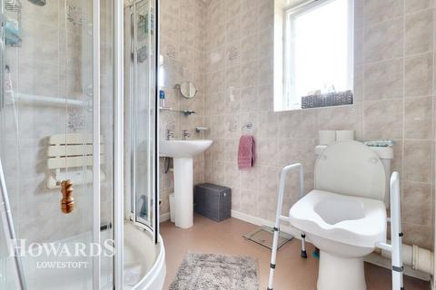 67 Beeching Drive, Lowestoft, NR32 4TB