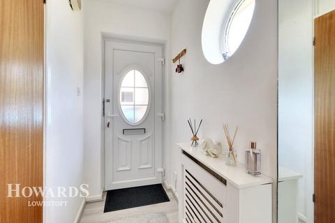 2 bedroom detached bungalow for sale, Beeching Drive, Gunton