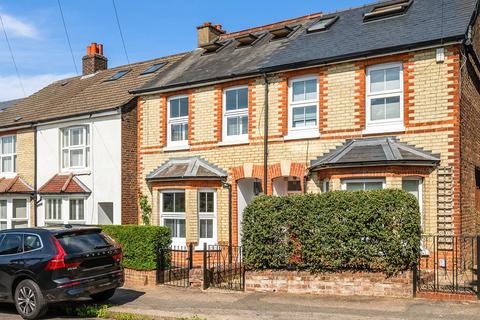 9 Cornfield Road, Reigate, RH2 7HF