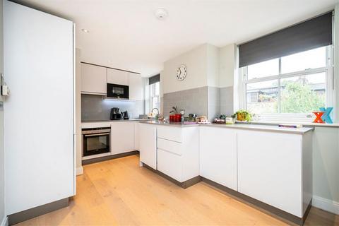 2 bedroom flat for sale, Hanbury Street, London E1