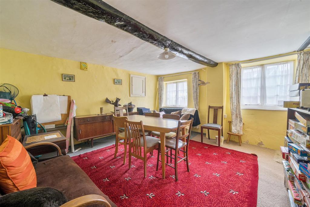 Dining area 1