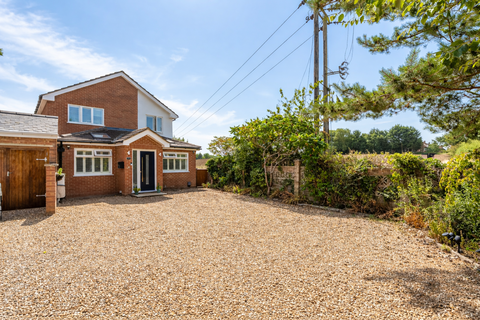 undefined, Dunstable Road, Luton LU1
