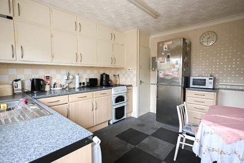 3 bedroom semi-detached house for sale, Pingle Close, Whittlesey PE7