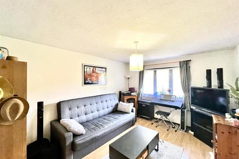 1 bedroom apartment for sale, Braybourne Drive, Osterley TW7