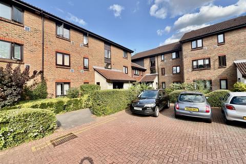 1 bedroom apartment for sale, Braybourne Drive, Osterley TW7