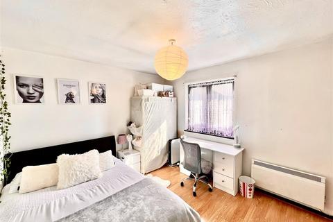 1 bedroom apartment for sale, Braybourne Drive, Osterley TW7