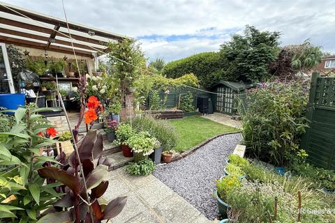 6 The Mount, Cheshunt, Waltham Cross, EN7 6RF