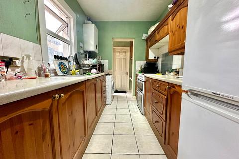 16 Castle Road, Grays, RM17 5YR