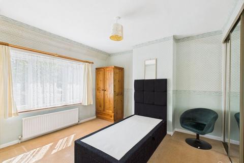undefined, Warren Avenue, South Croydon