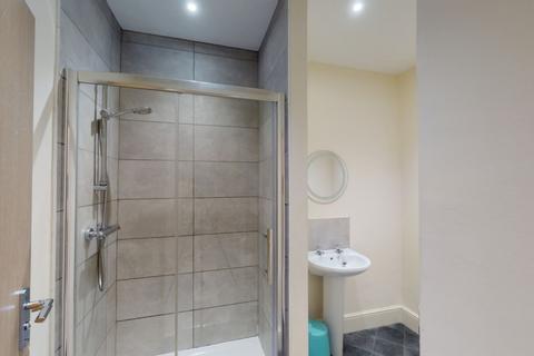 2 bedroom flat to rent, Forest Road West, Nottingham NG7