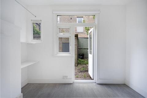 Studio to rent, Addison Gardens, London W14
