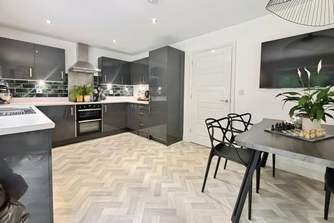 3 bedroom detached house for sale, Orchard Avenue, Lea