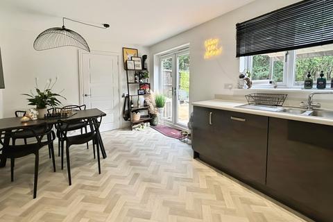 3 bedroom detached house for sale, Orchard Avenue, Lea