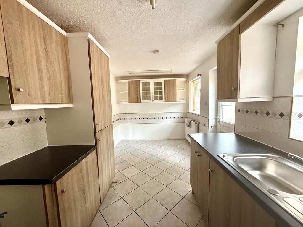 7 cornel court kitchen 1